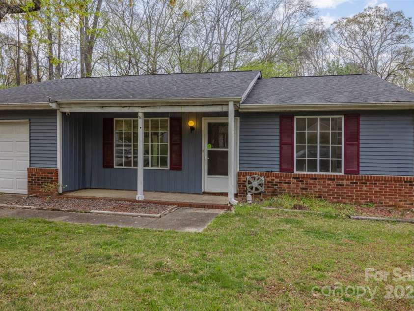 6005 Fringe Tree Drive, Charlotte, NC 28227.  MLS# CAR4241933, YatesRealty ID 5525. 
