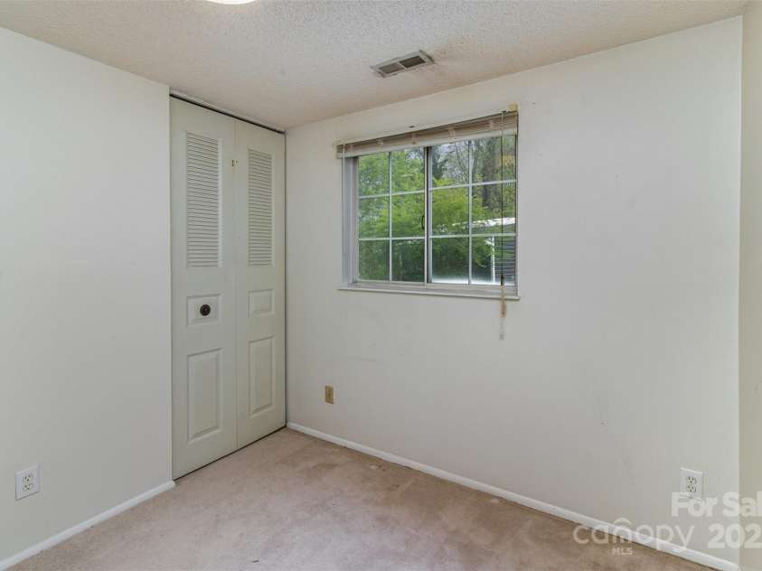 6005 Fringe Tree Drive, Charlotte, NC 28227.  MLS# CAR4241933, YatesRealty ID 5525. 