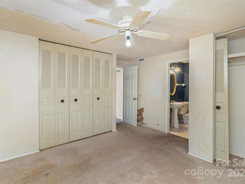 6005 Fringe Tree Drive, Charlotte, NC 28227.  MLS# CAR4241933, YatesRealty ID 5525. 