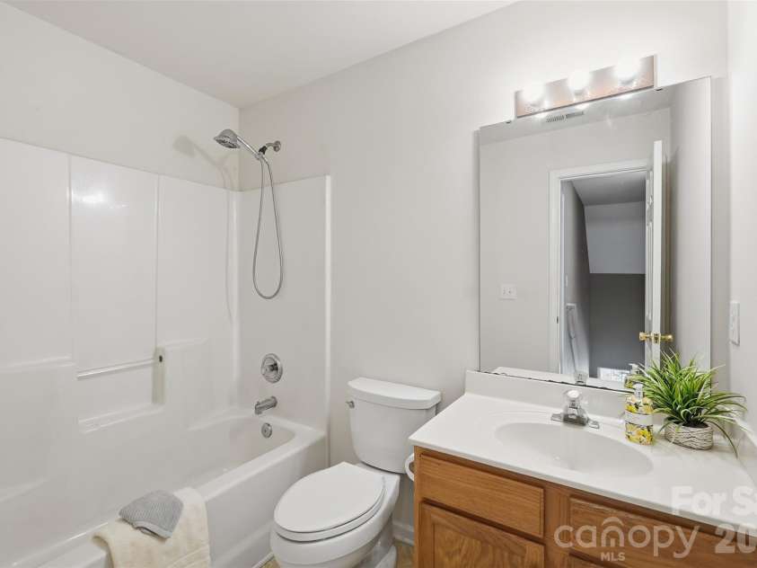 1619 Eagle Lake Drive, Indian Land, SC 29707.  MLS# CAR4431314, YatesRealty ID 55250. Upstairs hall bath