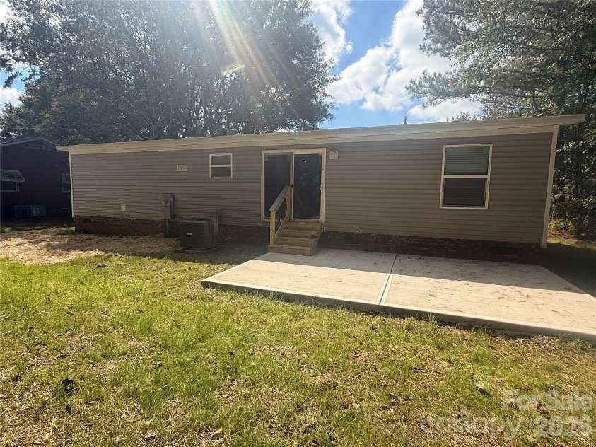 1810 Kingston Road, Shelby, NC 28150.  MLS# CAR4432376, YatesRealty ID 55251. 
