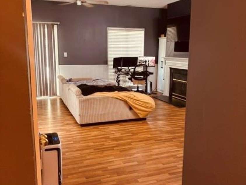 6376 Mallard View Lane, Charlotte, NC 28269.  MLS# CAR4432128, YatesRealty ID 55255. Livingroom