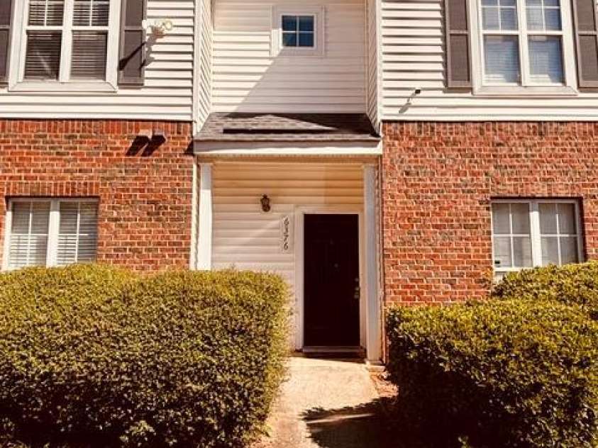 6376 Mallard View Lane, Charlotte, NC 28269.  MLS# CAR4432128, YatesRealty ID 55255. Welcome!!