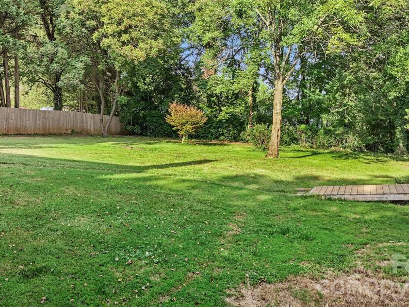 731 Club Drive, Statesville, NC 28677.  MLS# CAR4428330, YatesRealty ID 55258. 