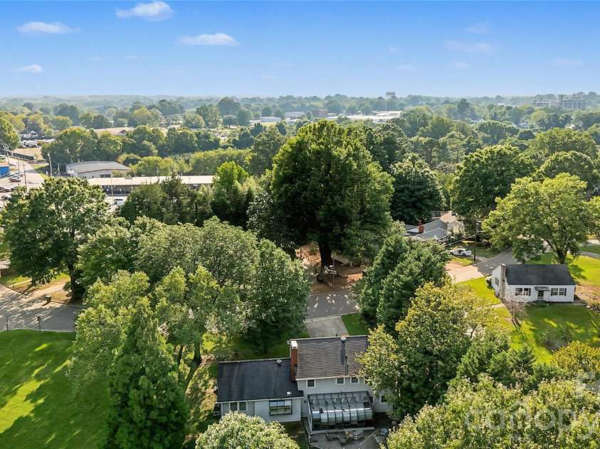 731 Club Drive, Statesville, NC 28677.  MLS# CAR4428330, YatesRealty ID 55258. 