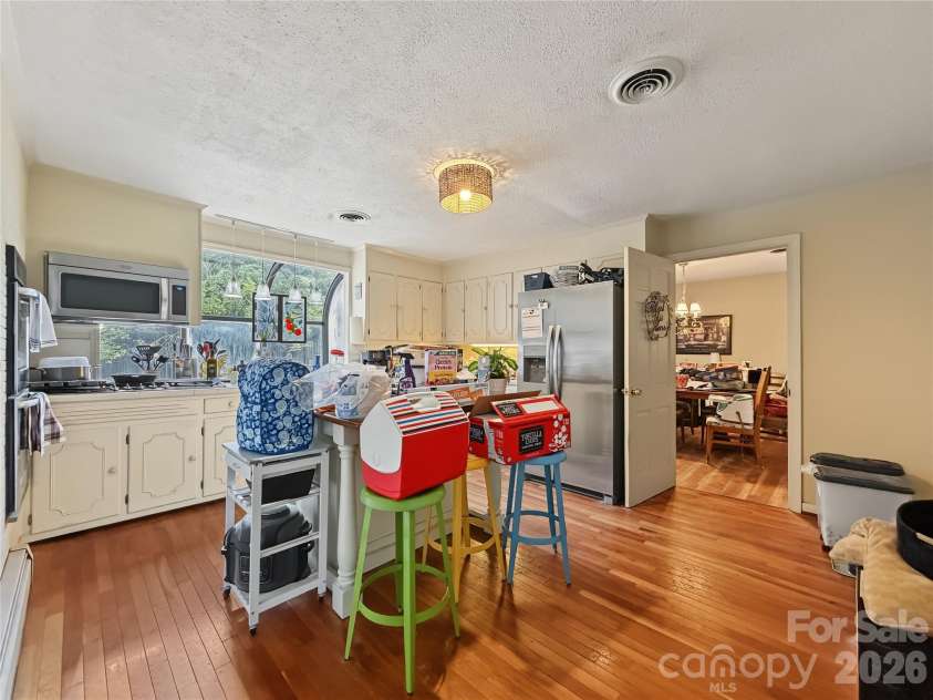731 Club Drive, Statesville, NC 28677.  MLS# CAR4428330, YatesRealty ID 55258. 