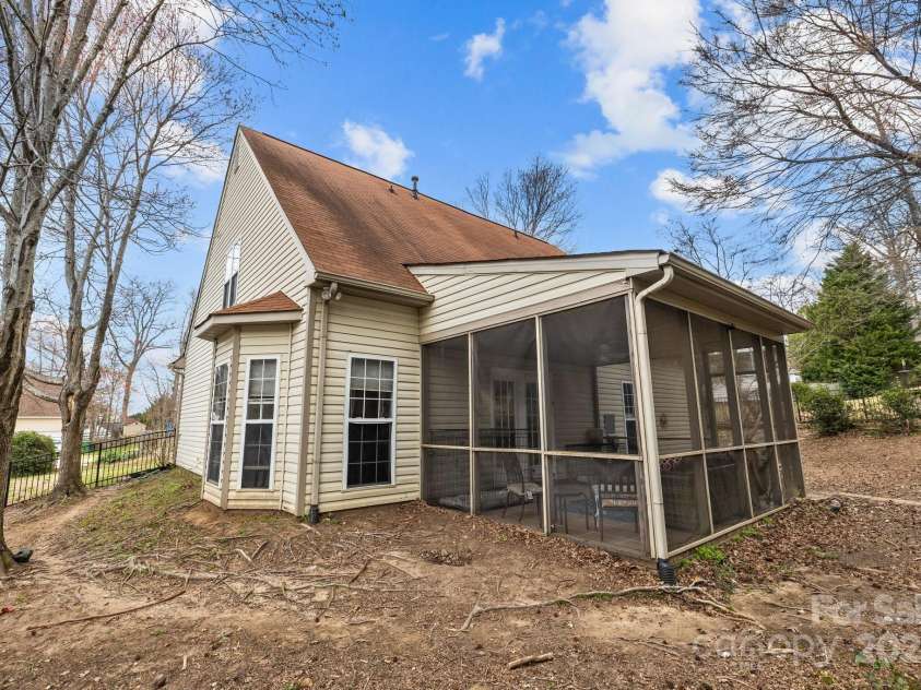 207 Pebble Creek Crossing, Fort Mill, SC 29715.  MLS# CAR4225180, YatesRealty ID 5526. 