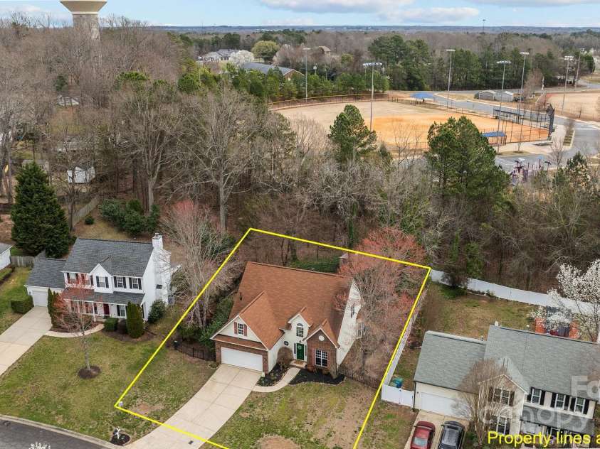 207 Pebble Creek Crossing, Fort Mill, SC 29715.  MLS# CAR4225180, YatesRealty ID 5526. 