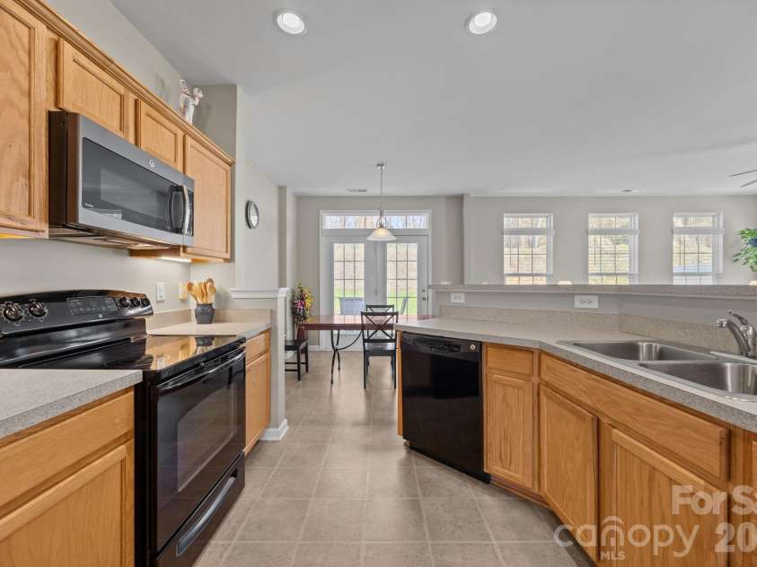 444 Battery Circle, Clover, SC 29710.  MLS# CAR4352674, YatesRealty ID 5526. 