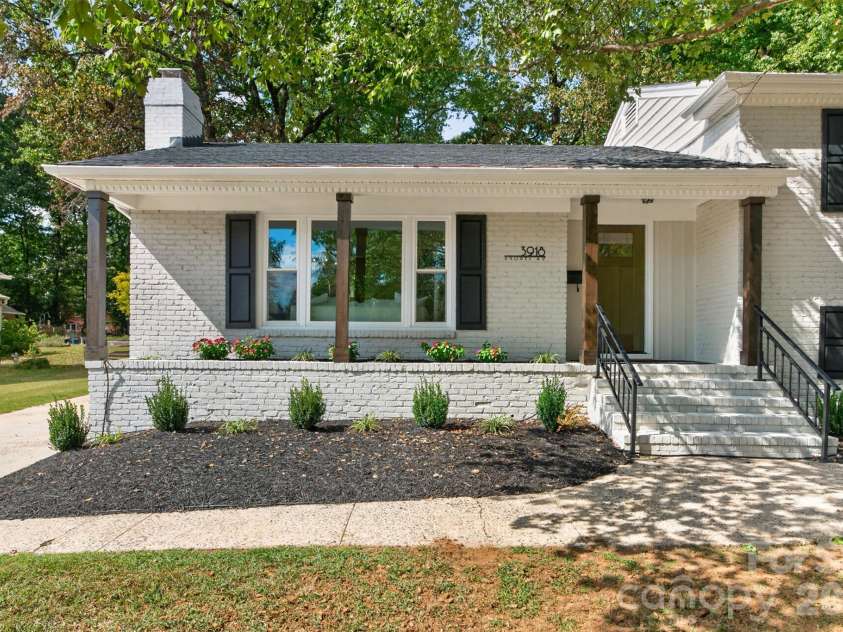 3918 Rhodes Avenue, Charlotte, NC 28210.  MLS# CAR4432255, YatesRealty ID 55263. 