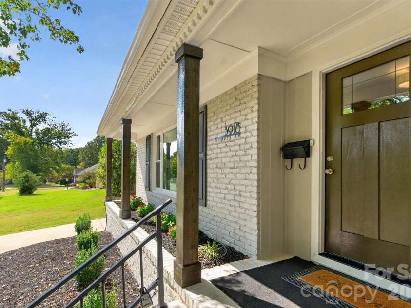 3918 Rhodes Avenue, Charlotte, NC 28210.  MLS# CAR4432255, YatesRealty ID 55263. 
