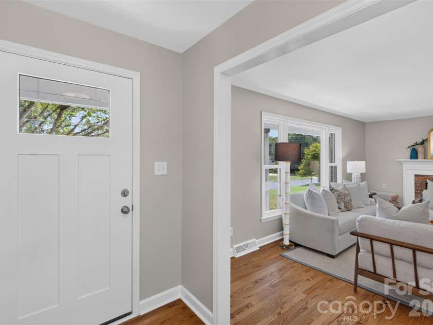3918 Rhodes Avenue, Charlotte, NC 28210.  MLS# CAR4432255, YatesRealty ID 55263. 