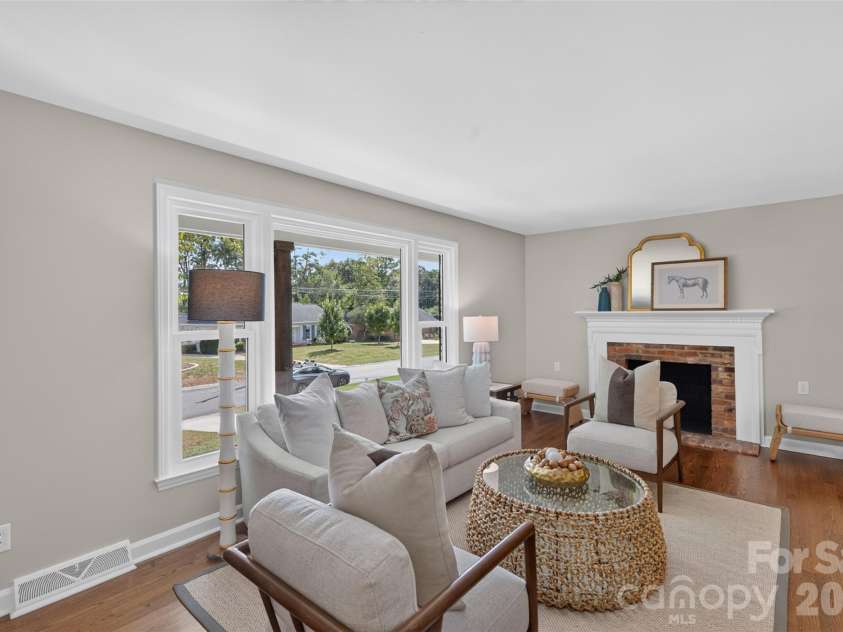 3918 Rhodes Avenue, Charlotte, NC 28210.  MLS# CAR4432255, YatesRealty ID 55263. 