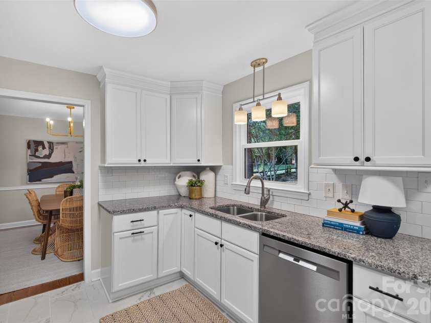 3918 Rhodes Avenue, Charlotte, NC 28210.  MLS# CAR4432255, YatesRealty ID 55263. 