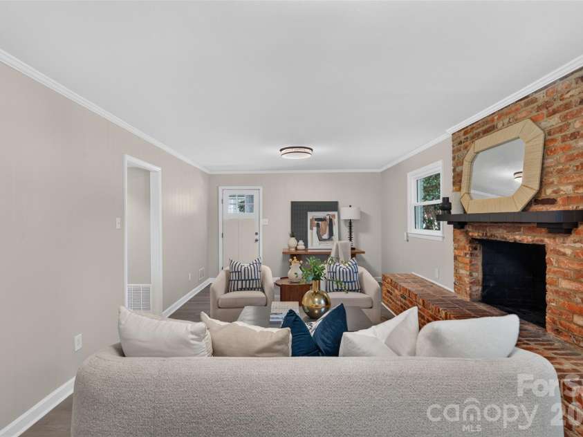 3918 Rhodes Avenue, Charlotte, NC 28210.  MLS# CAR4432255, YatesRealty ID 55263. 