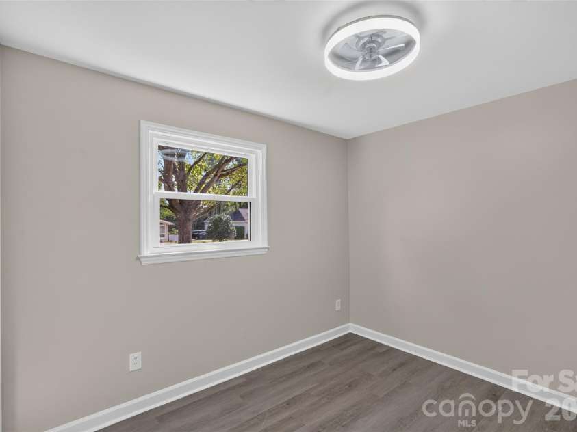 3918 Rhodes Avenue, Charlotte, NC 28210.  MLS# CAR4432255, YatesRealty ID 55263. 