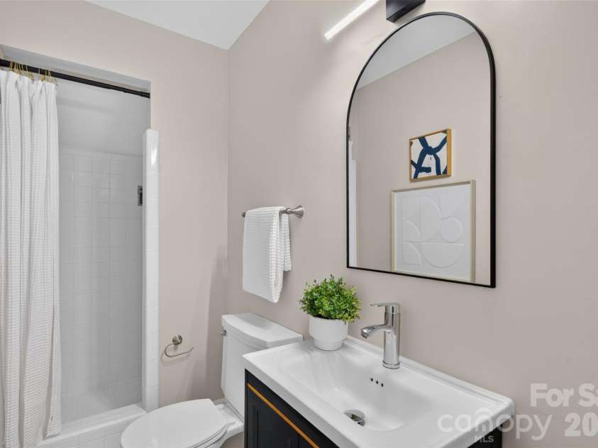 3918 Rhodes Avenue, Charlotte, NC 28210.  MLS# CAR4432255, YatesRealty ID 55263. 
