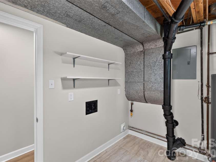 3918 Rhodes Avenue, Charlotte, NC 28210.  MLS# CAR4432255, YatesRealty ID 55263. 
