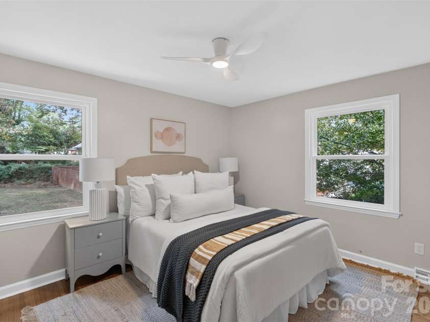 3918 Rhodes Avenue, Charlotte, NC 28210.  MLS# CAR4432255, YatesRealty ID 55263. 