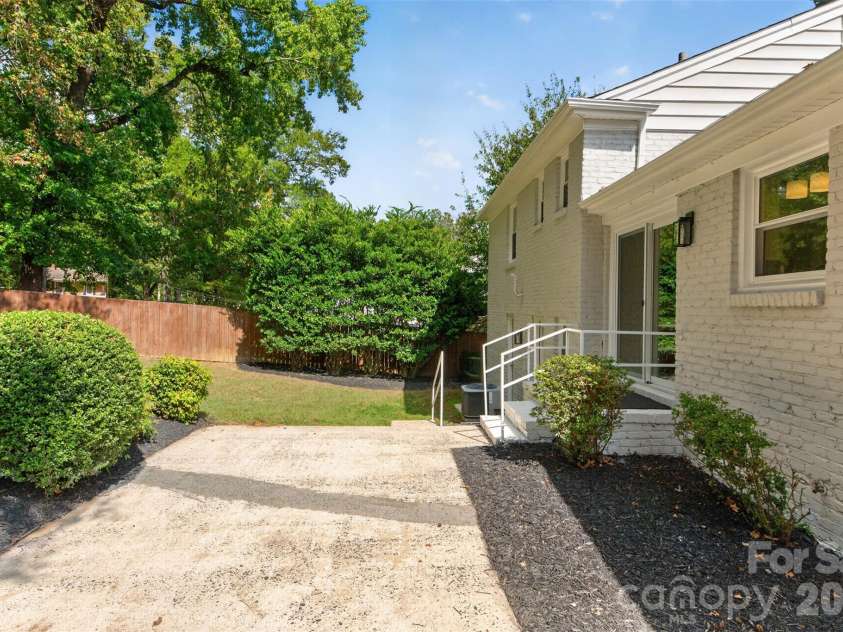 3918 Rhodes Avenue, Charlotte, NC 28210.  MLS# CAR4432255, YatesRealty ID 55263. 