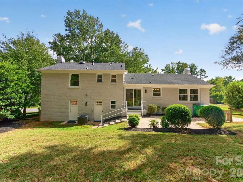 3918 Rhodes Avenue, Charlotte, NC 28210.  MLS# CAR4432255, YatesRealty ID 55263. 