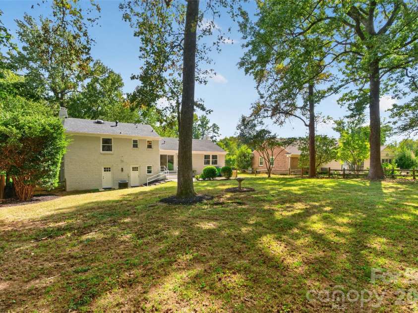 3918 Rhodes Avenue, Charlotte, NC 28210.  MLS# CAR4432255, YatesRealty ID 55263. 