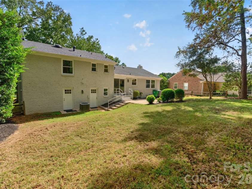 3918 Rhodes Avenue, Charlotte, NC 28210.  MLS# CAR4432255, YatesRealty ID 55263. 