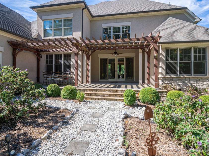 5109 Watermead Lane, Belmont, NC 28012.  MLS# CAR4431359, YatesRealty ID 55264. 