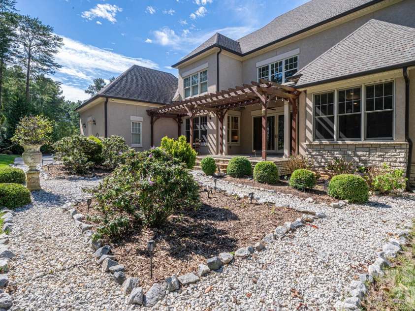 5109 Watermead Lane, Belmont, NC 28012.  MLS# CAR4431359, YatesRealty ID 55264. 