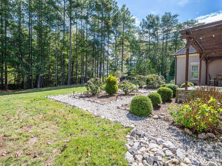5109 Watermead Lane, Belmont, NC 28012.  MLS# CAR4431359, YatesRealty ID 55264. 