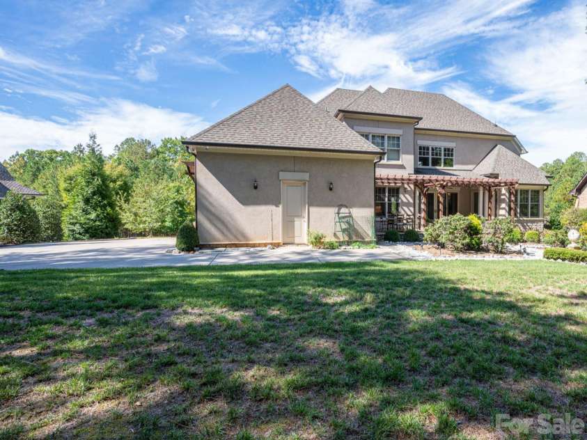 5109 Watermead Lane, Belmont, NC 28012.  MLS# CAR4431359, YatesRealty ID 55264. 