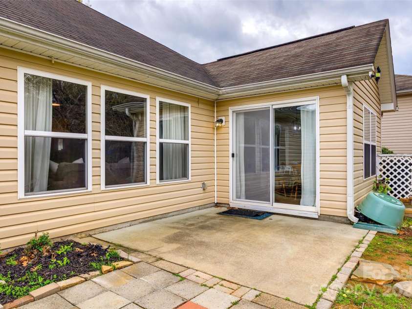 269 Loch Stone Street, Fort Mill, SC 29715.  MLS# CAR4237075, YatesRealty ID 5527. 