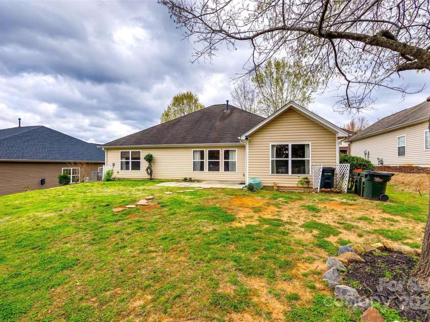 269 Loch Stone Street, Fort Mill, SC 29715.  MLS# CAR4237075, YatesRealty ID 5527. 