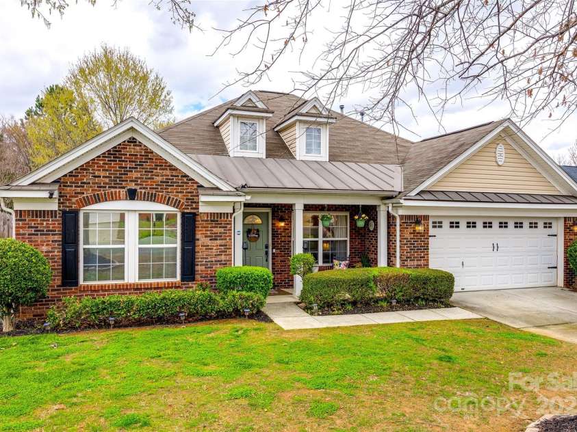 269 Loch Stone Street, Fort Mill, SC 29715.  MLS# CAR4237075, YatesRealty ID 5527. 