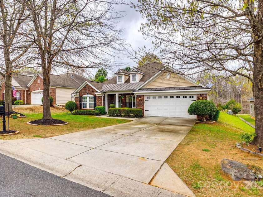 269 Loch Stone Street, Fort Mill, SC 29715.  MLS# CAR4237075, YatesRealty ID 5527. 