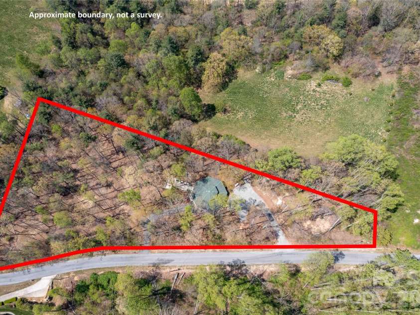39 Tatham Road, Hendersonville, NC 28792.  MLS# CAR4430051, YatesRealty ID 55270. Approximate lot lines.
