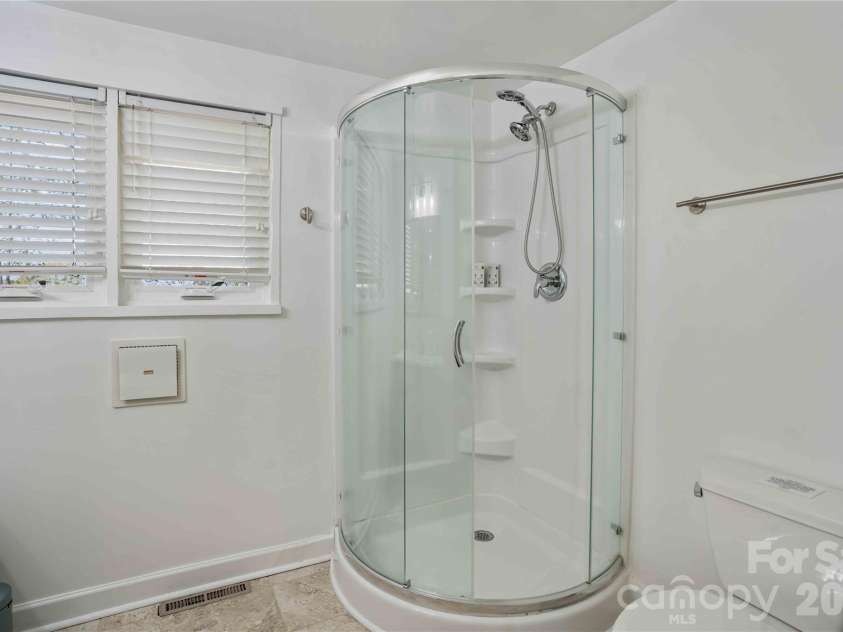 39 Tatham Road, Hendersonville, NC 28792.  MLS# CAR4430051, YatesRealty ID 55270. Bath 2 Shower