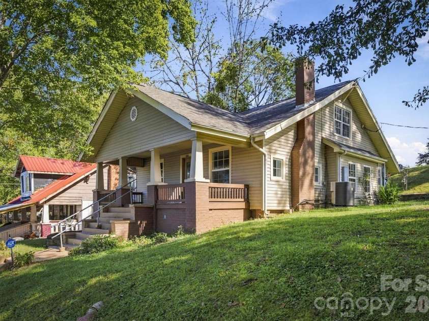 1203 Spainhour Street, Lenoir, NC 28645.  MLS# CAR4432423, YatesRealty ID 55271. 