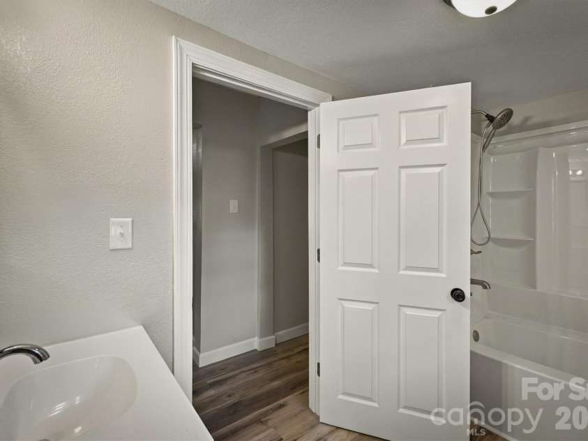 1203 Spainhour Street, Lenoir, NC 28645.  MLS# CAR4432423, YatesRealty ID 55271. Full Bathroom