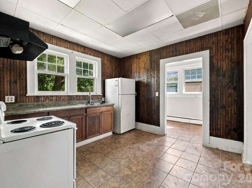622 Council Street, Salisbury, NC 28144.  MLS# CAR4432485, YatesRealty ID 55277. 