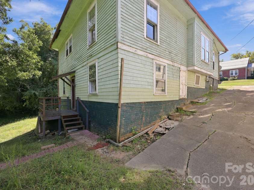 622 Council Street, Salisbury, NC 28144.  MLS# CAR4432485, YatesRealty ID 55277. 
