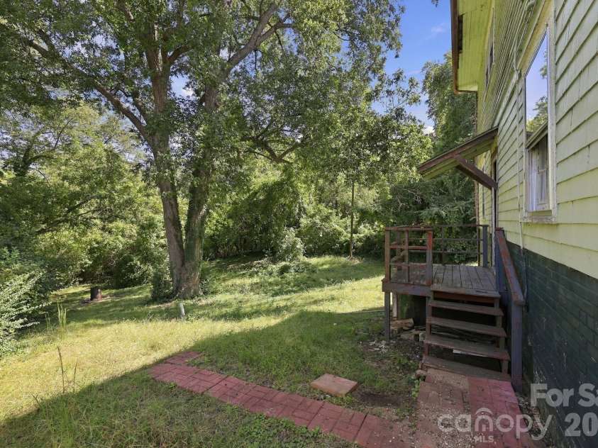 622 Council Street, Salisbury, NC 28144.  MLS# CAR4432485, YatesRealty ID 55277. 