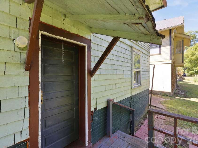 622 Council Street, Salisbury, NC 28144.  MLS# CAR4432485, YatesRealty ID 55277. 