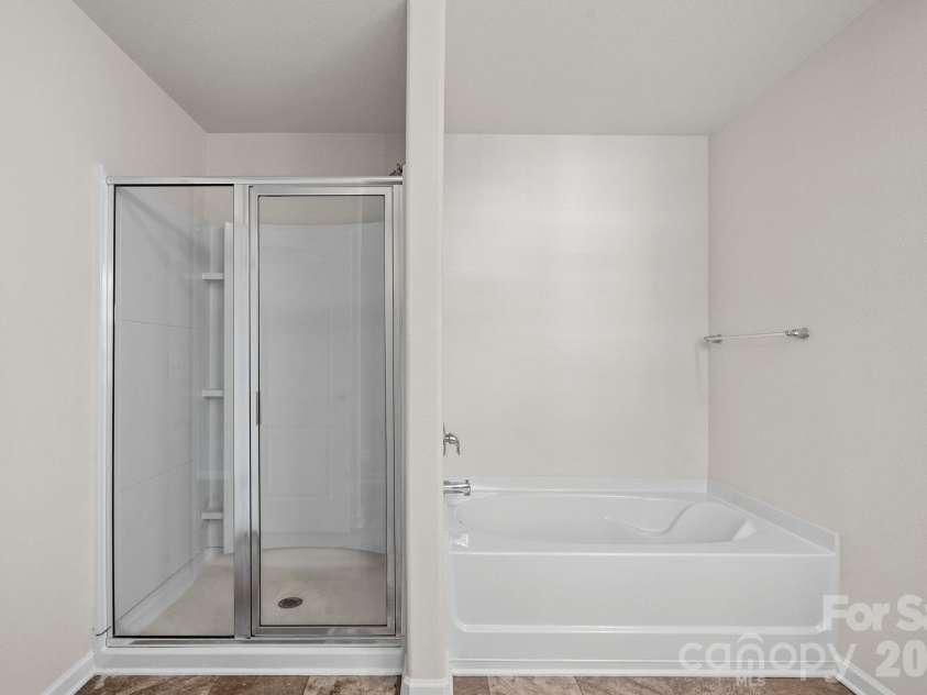6215 Paw Village Road, Charlotte, NC 28214.  MLS# CAR4432466, YatesRealty ID 55279. Primary bath