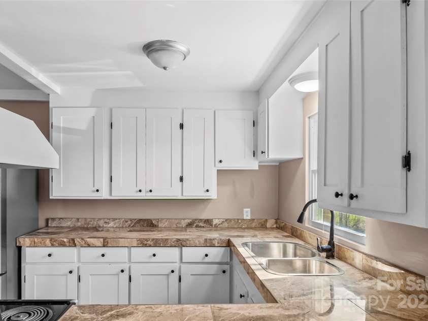 3100 NC Hwy 18 Highway, Vale, NC 28168.  MLS# CAR4208975, YatesRealty ID 5528. Kitchen