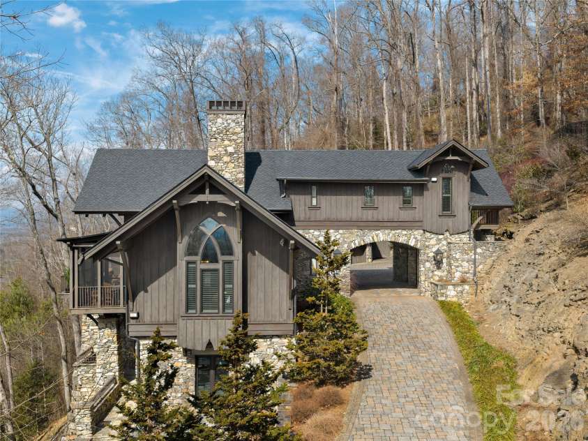 434 Coopers Hawk Drive, Asheville, NC 28803.  MLS# CAR4352504, YatesRealty ID 5528. 