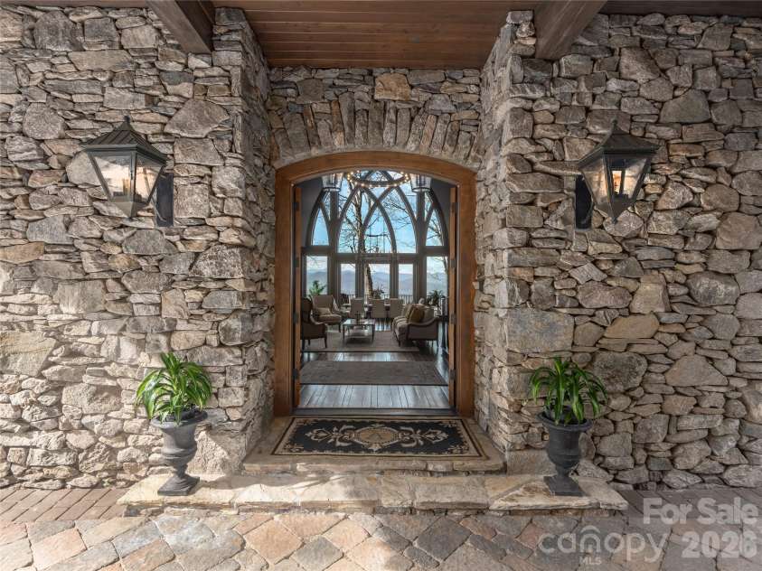 434 Coopers Hawk Drive, Asheville, NC 28803.  MLS# CAR4352504, YatesRealty ID 5528. 