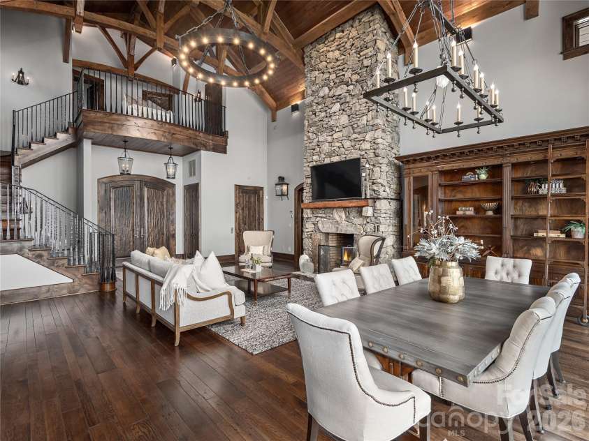 434 Coopers Hawk Drive, Asheville, NC 28803.  MLS# CAR4352504, YatesRealty ID 5528. 