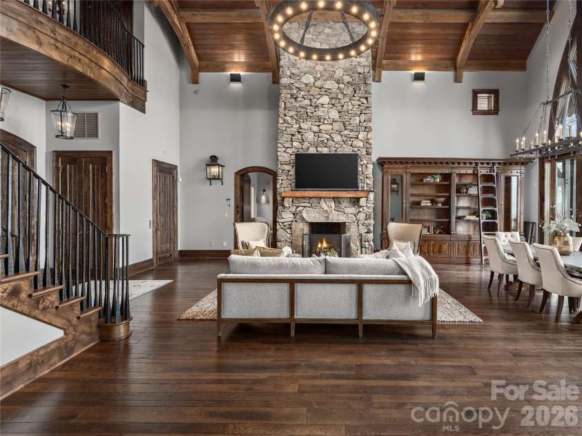 434 Coopers Hawk Drive, Asheville, NC 28803.  MLS# CAR4352504, YatesRealty ID 5528. 