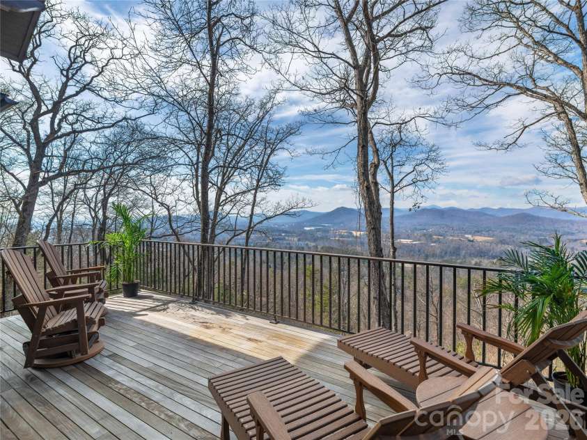 434 Coopers Hawk Drive, Asheville, NC 28803.  MLS# CAR4352504, YatesRealty ID 5528. 